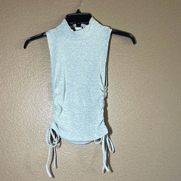 Forever 21 gray turtle neck adjustable crop top - Picture 2 of 5